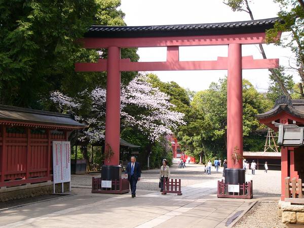 一の鳥居（氷川参道入口）