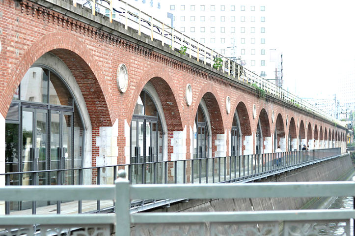 mAAch ecute(マーチ エキュート)