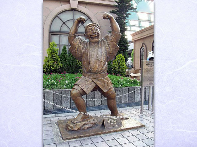 お祭り姿 両さん像