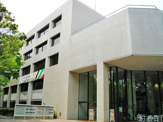 都立中央図書館