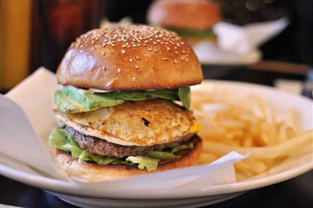 ゴールデンブラウン 表参道ヒルズ