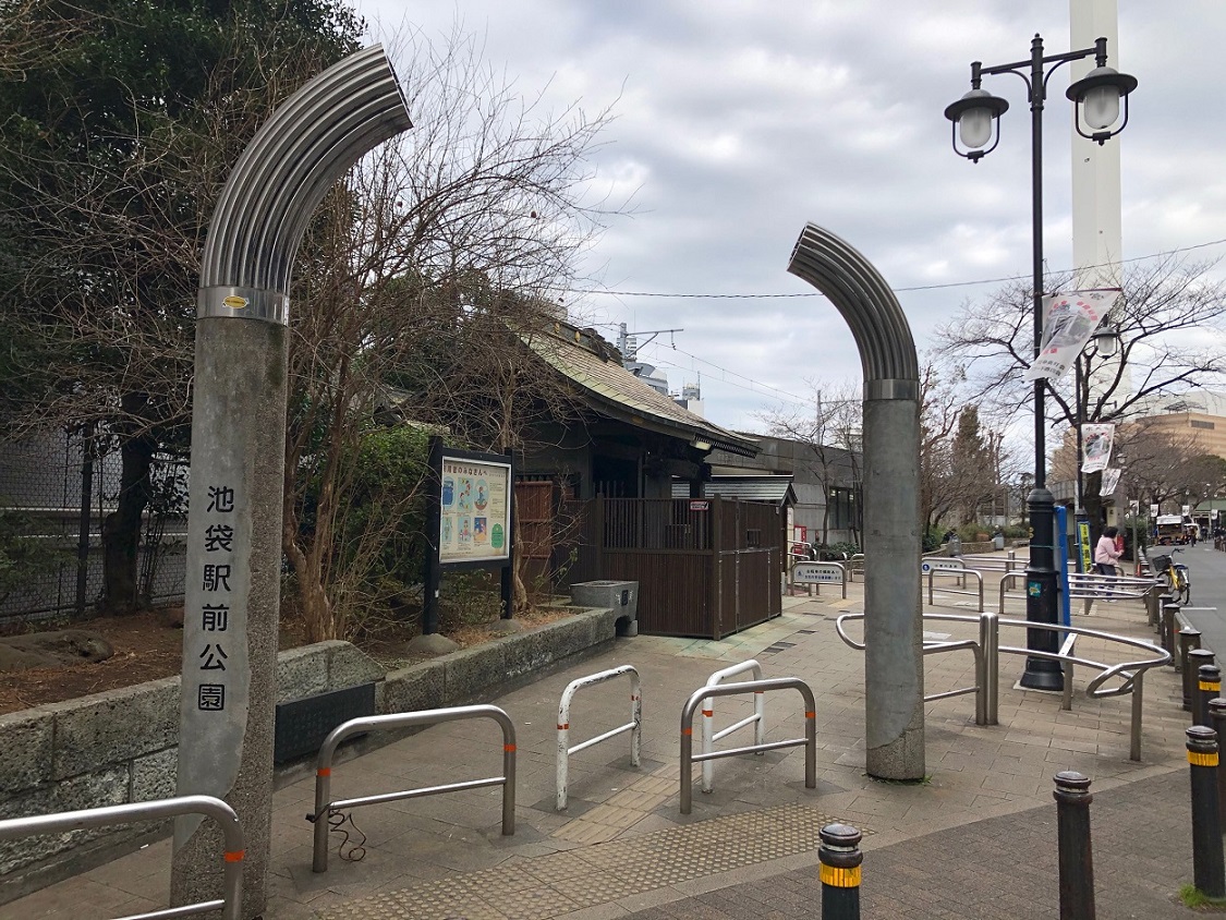 池袋四面塔稲荷大明神