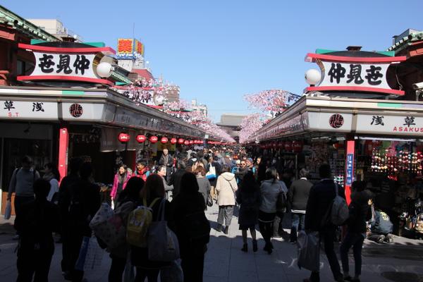 仲見世商店街(木村家人形焼本舗)