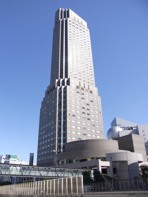 セルリアンタワー通り