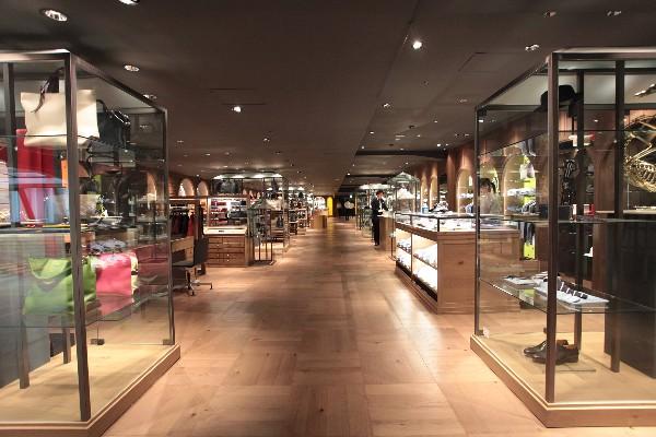 西武渋谷店A館前