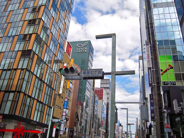 銀座7丁目交差点