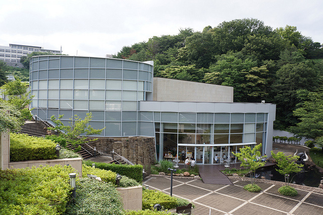 川崎市岡本太郎美術館