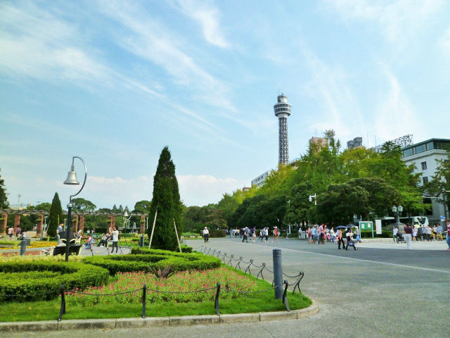 横浜マリンタワー