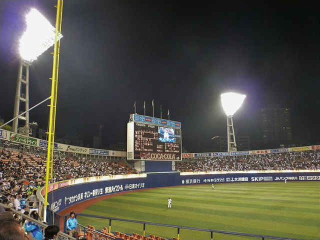横浜スタジアム
