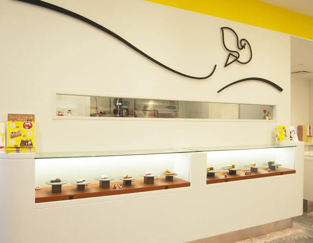 豊島屋洋菓子舗・置石