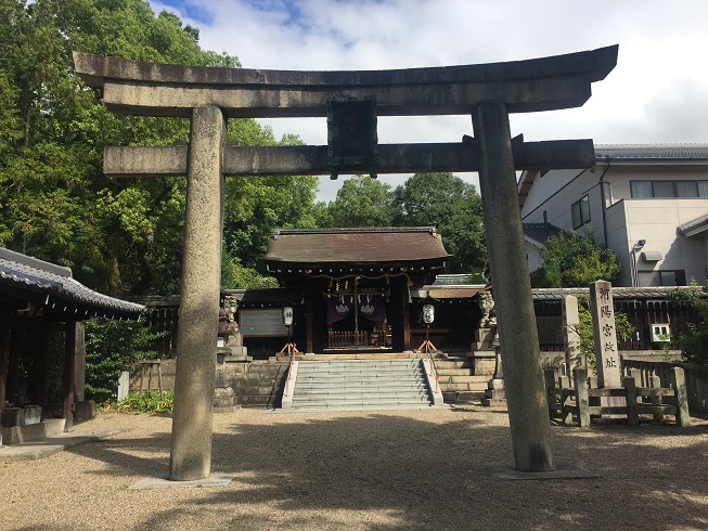 離宮八幡宮