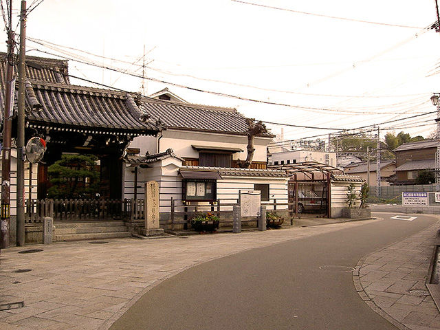 浄念寺前の桝形道路