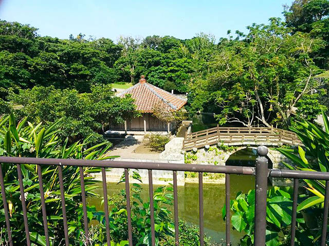 弁財天堂と円鑑池